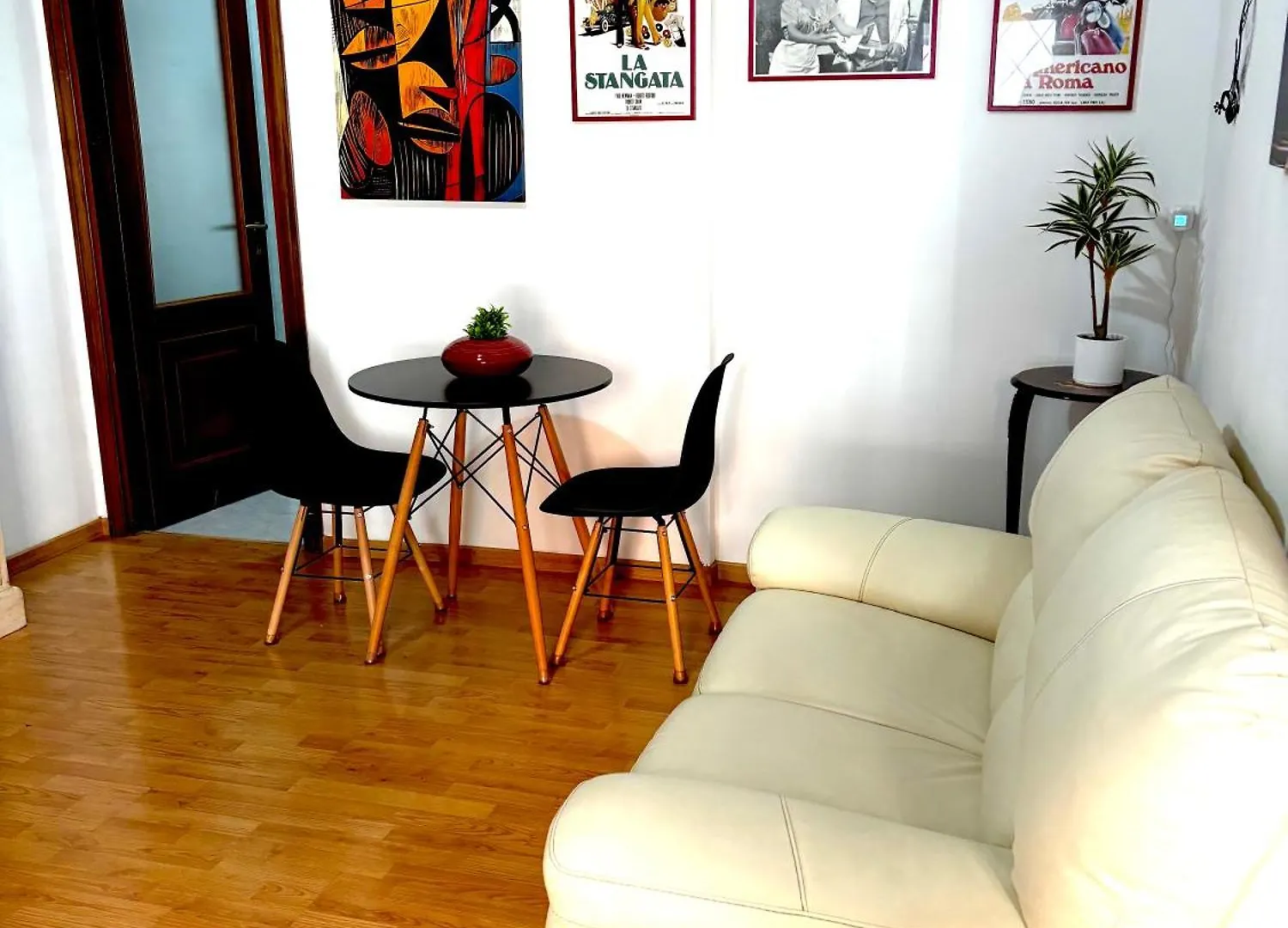Gecko, Cozy Apartment At 5Min From Metro, Bus, Tram