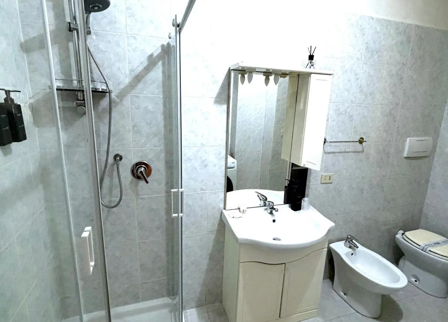 Gecko, Cozy Apartment At 5Min From Metro, Bus, Tram