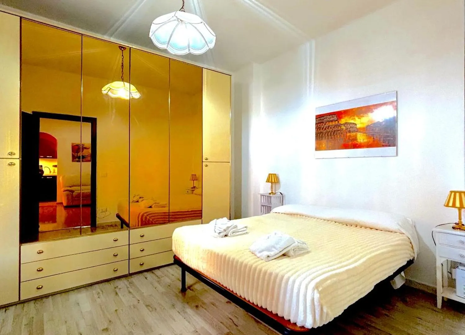 Gecko, Cozy Apartment At 5Min From Metro, Bus, Tram